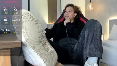 ALMA FENIX  online show from October 2025 12:52:02 PM