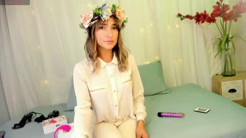 Snapshot of alma_rose_ chatting on April 2026 06:52:01 PM alma_rose_ online show from April 2026 06:52:01 PM