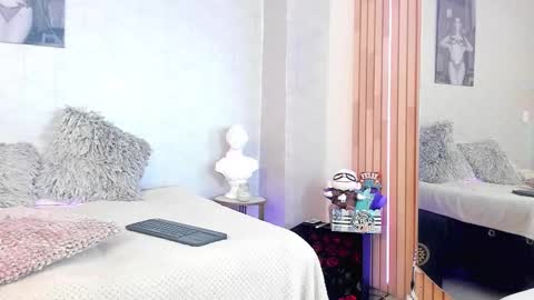 AlmaBella online show from March 2025 01:40:02 PM