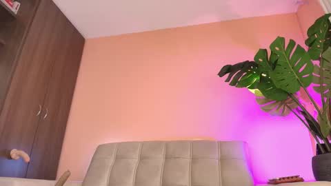 Alma Castillo online show from October 2025 01:29:01 AM