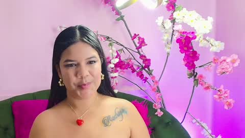 ALMENDRAEVANS online show from January 2025 02:36:01 PM