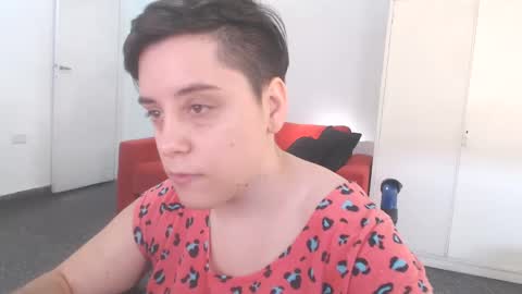 Snapshot of almondonwheels chatting on December 2024 09:00:02 PM Almond online show from December 2024 09:00:02 PM