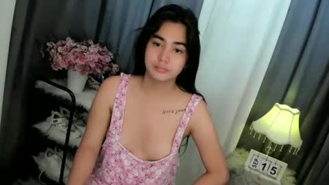 Snapshot of alovelydollnica chatting on September 2025 12:43:01 AM alovelydollnica online show from September 2025 12:43:01 AM