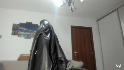 Snapshot of alphagodleatherking92 chatting on December 2024 10:01:02 AM LeatherMaster online show from December 2024 10:01:02 AM