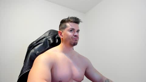 Snapshot of alphagodleatherking92 chatting on January 2025 05:40:01 AM LeatherMaster online show from January 2025 05:40:01 AM