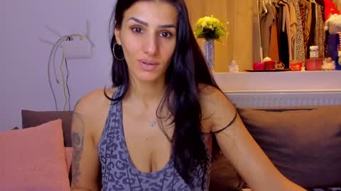 Snapshot of alphaqueenx chatting on February 2026 10:19:01 PM Michelle online show from February 2026 10:19:01 PM