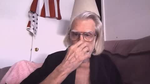 AlphaUniform online show from February 2026 07:08:02 PM