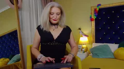 Alura Jenson online show from December 2025 08:25:02 PM