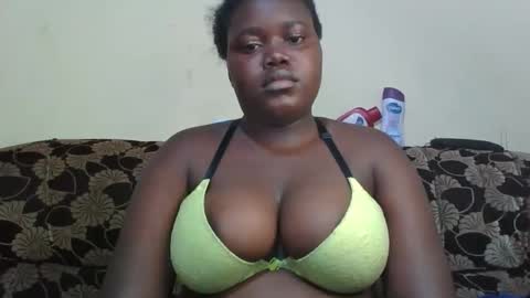 Snapshot of alyabeiby chatting on December 2025 05:58:01 AM alyabeiby online show from December 2025 05:58:01 AM