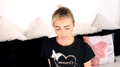 aly online show from November 2025 09:19:02 AM