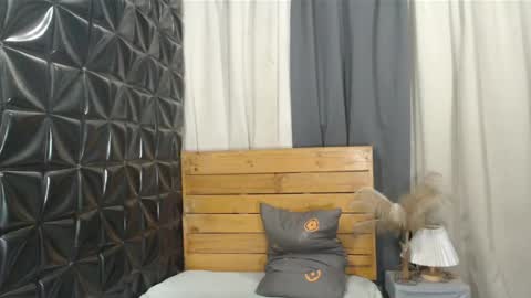 your asian dominantrix kneelobeyan beg online show from April 2026 06:53:02 PM