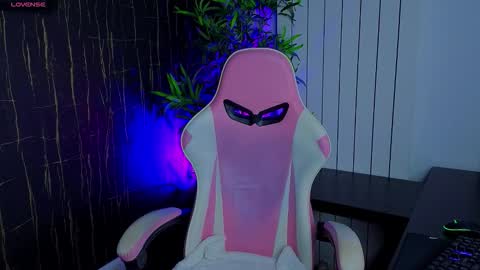 Alyse online show from October 2025 07:37:01 PM