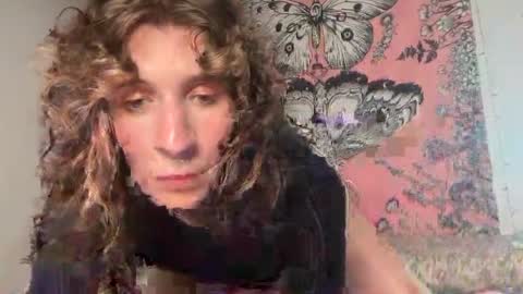 Snapshot of alyssa_luxx chatting on April 2026 10:27:01 PM Alyssa online show from April 2026 10:27:01 PM