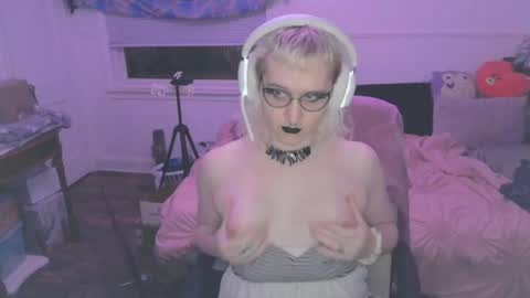 Snapshot of alyxiabewbs chatting on May 2026 02:29:02 AM alyxiabewbs online show from May 2026 02:29:02 AM