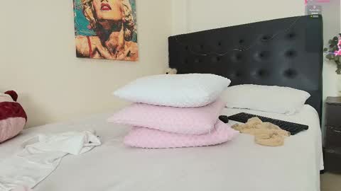 Isabella online show from February 2025 11:00:02 PM