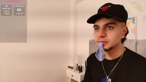 Amadeo Wild online show from January 2025 04:02:01 PM