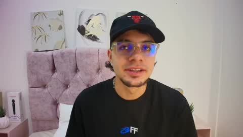 Amadeo Wild online show from February 2025 12:16:01 PM