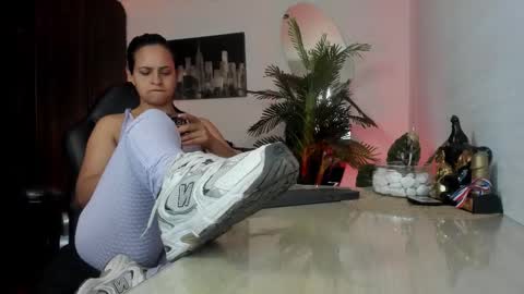 anny online show from October 2025 02:11:02 AM