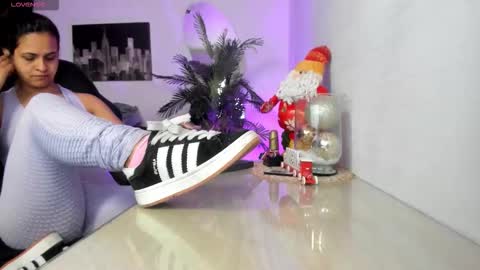 anny online show from November 2025 02:37:02 AM