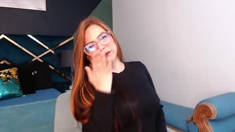 Snapshot of amaiajonnes_ chatting on November 2025 11:43:02 AM Amaia online show from November 2025 11:43:02 AM