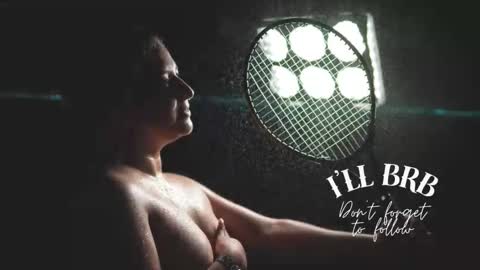 Amalia Im Back See you soon this January 7 at 10 pm Colombia time online show from November 2025 10:01:01 PM