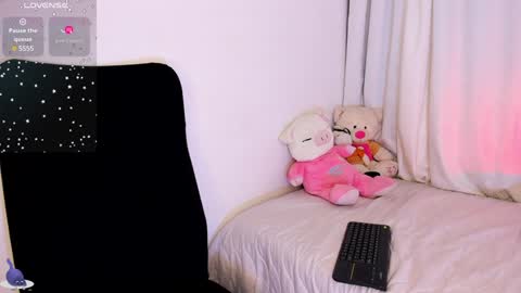 Snapshot of amaliaandrade chatting on December 2024 08:45:02 AM Amalia real MIA online show from December 2024 08:45:02 AM