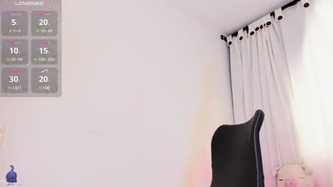 Snapshot of amaliaandrade chatting on December 2024 11:24:01 AM Amalia real MIA online show from December 2024 11:24:01 AM