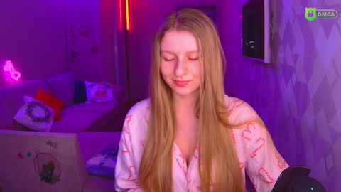 Snapshot of amaliaqueen999 chatting on December 2024 01:49:02 PM Amalia online show from December 2024 01:49:02 PM