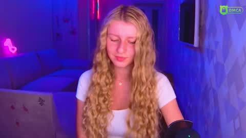 Snapshot of amaliaqueen999 chatting on October 2025 03:54:01 PM Amalia online show from October 2025 03:54:01 PM