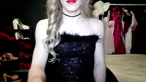 Amalie online show from November 2025 08:51:01 PM