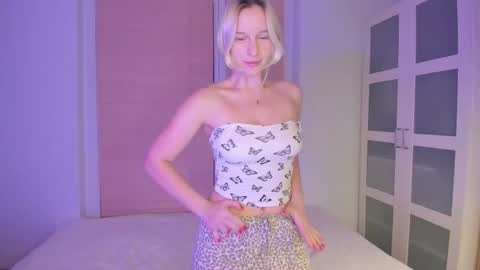 Amanda online show from December 2025 11:42:02 PM