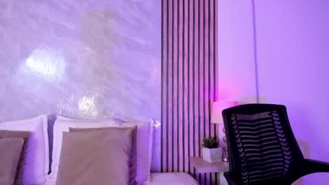 Luisa online show from May 2026 01:03:01 AM