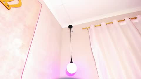 Amanda Marcuzzi  online show from October 2025 11:51:02 AM