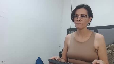 amanda_ramirez online show from April 2026 09:48:01 PM