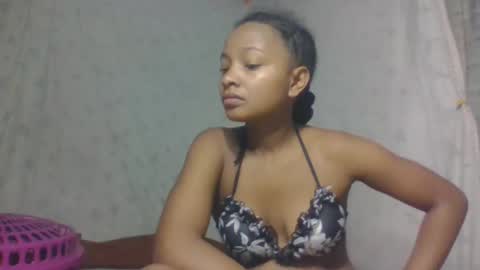 Snapshot of amandaaa25 chatting on October 2025 06:00:01 AM amandaaa25 online show from October 2025 06:00:01 AM