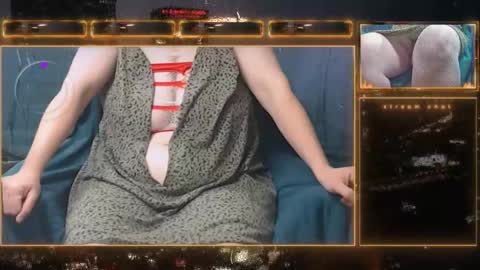 Amanda online show from October 2025 06:18:02 PM