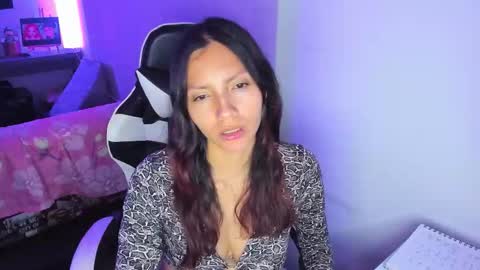 Snapshot of amara_22_ chatting on February 2026 04:09:01 AM Liz online show from February 2026 04:09:01 AM