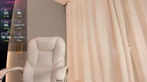 Snapshot of amara_lune chatting on May 2026 01:16:01 PM online show from May 2026 01:16:01 PM