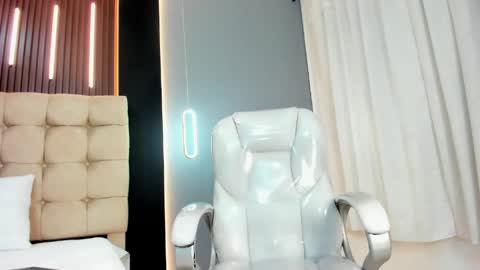 Snapshot of amara_lune chatting on May 2026 02:44:01 PM online show from May 2026 02:44:01 PM