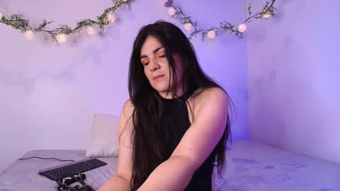 Amara Vega  online show from January 2026 11:48:02 AM