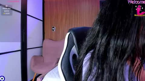 Amara Wolf online show from January 2026 09:41:01 PM