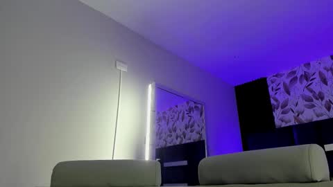 Emily online show from November 2025 10:37:02 AM