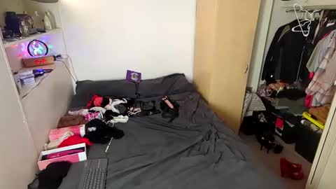 Kissra online show from February 2025 10:36:01 PM