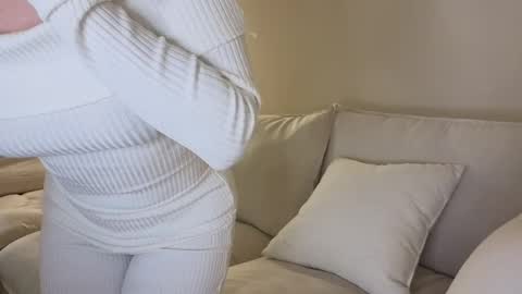 amaya_floress online show from April 2026 03:45:01 AM