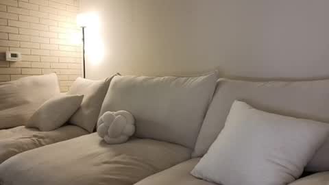 amaya_floress online show from April 2026 11:06:01 AM