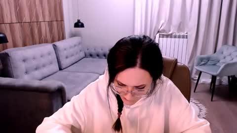 Izza online show from January 2026 12:53:02 PM