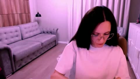 Snapshot of amazingeyes89 chatting on April 2026 06:28:01 PM Izza online show from April 2026 06:28:01 PM