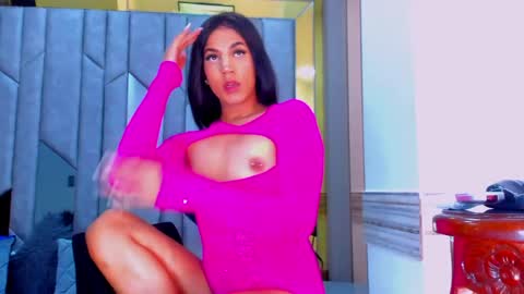 Snapshot of ambar_davila chatting on May 2026 01:38:02 PM Ambar online show from May 2026 01:38:02 PM