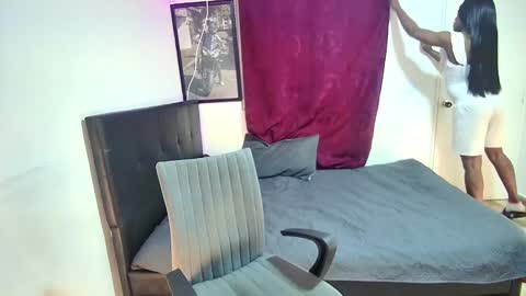 ambargil__ online show from February 2025 11:58:01 AM