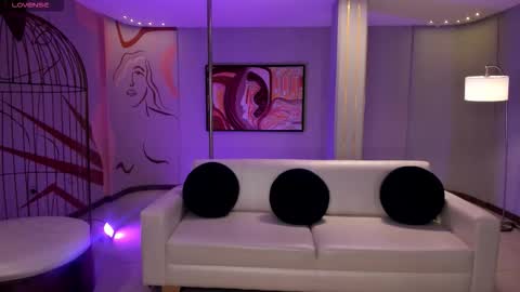 Snapshot of ambarjames_ chatting on October 2025 11:11:01 AM Ambar online show from October 2025 11:11:01 AM